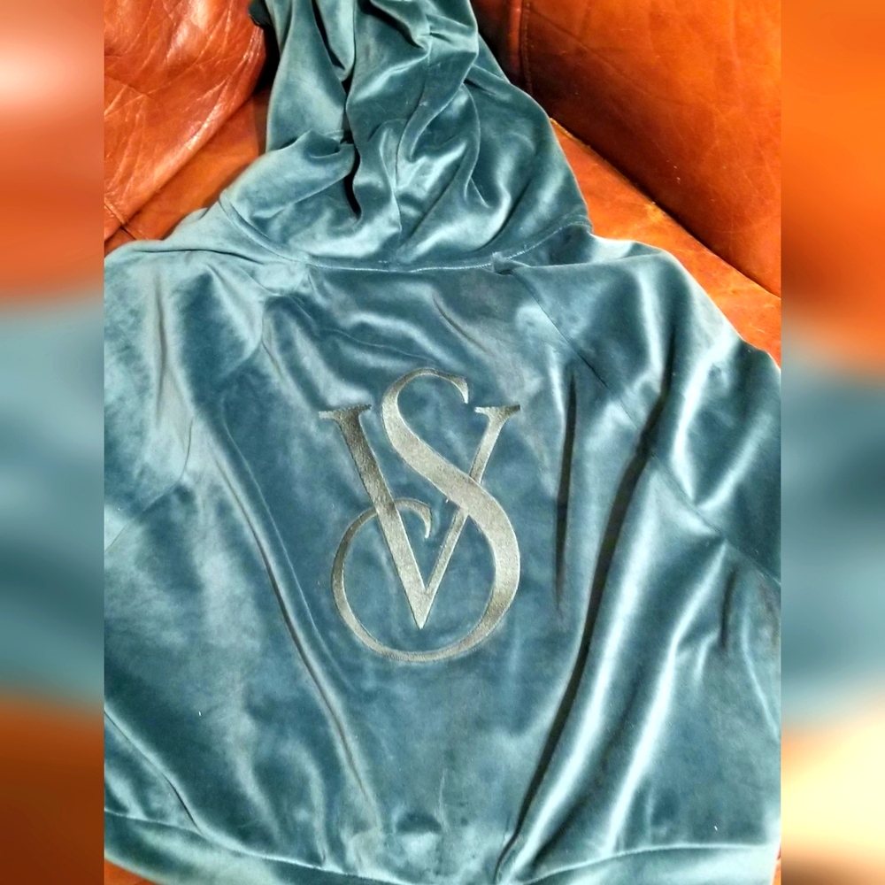 Victoria's Secret 2-Piece Velvety Hooded Set - Large NWOT